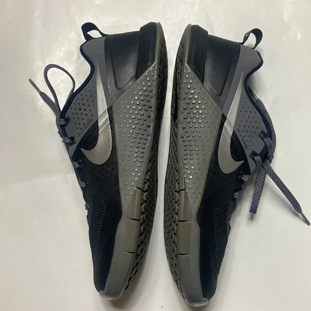 Nike Training RS001 Rubber Shoes Size 7 Unisex